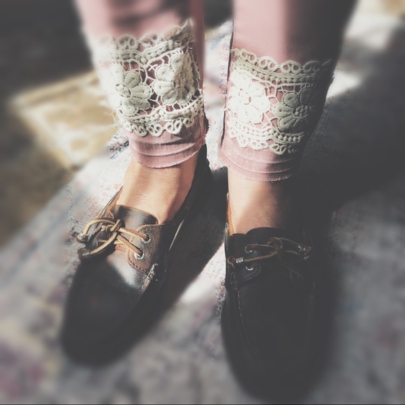Altered Pants - OOAK Artisan Reworked Mauve Skinny Jeans | Raw Hem & Cotton Lace | 7